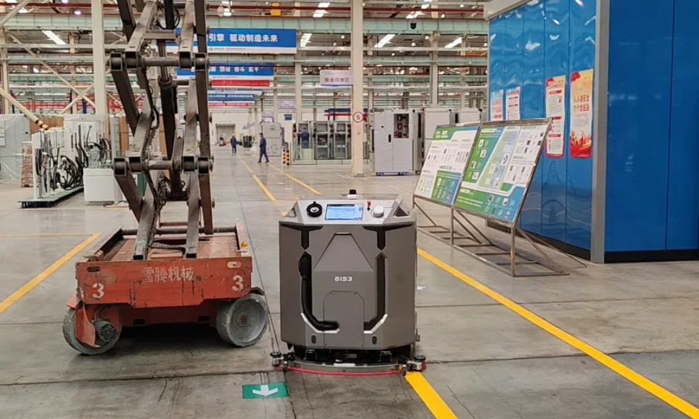 電力行業(yè)車間星衛(wèi)來機(jī)器人清潔方案